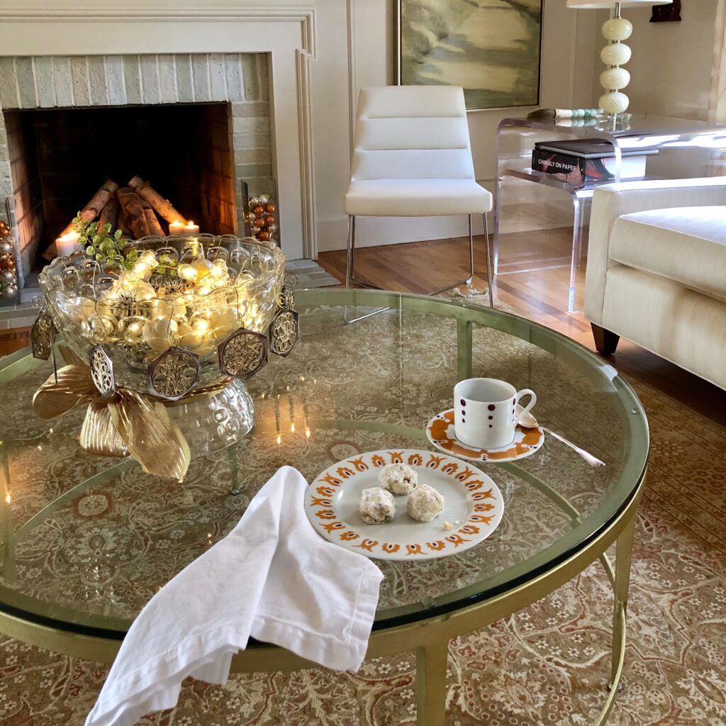 Living Room with fireplace